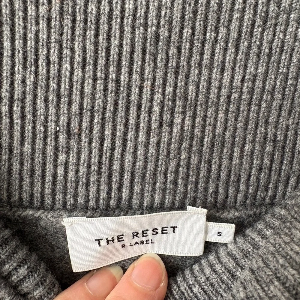 Gray Knit Pencil Skirt - Picture 3 of 4